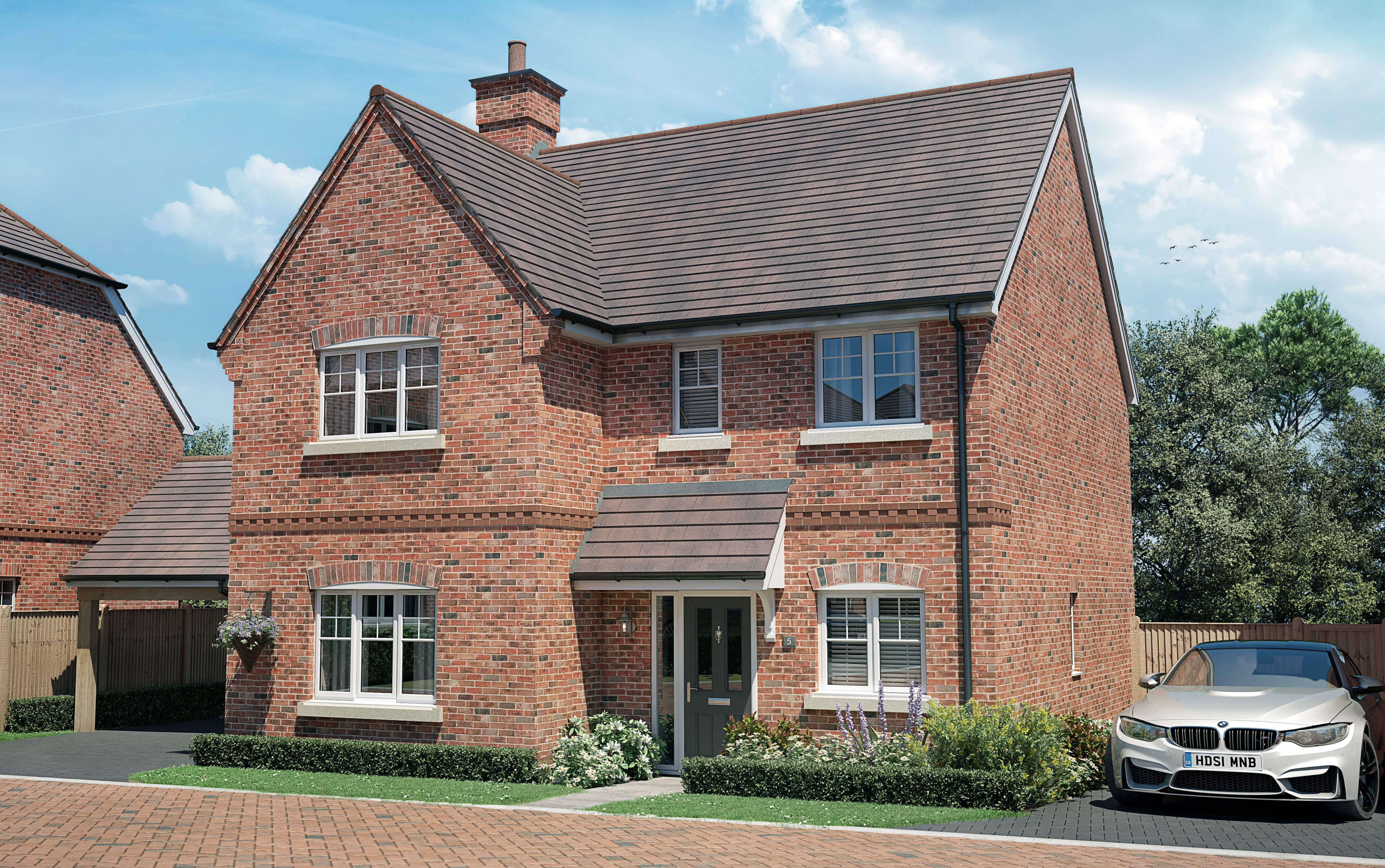 Detached spacious house with driveway either side